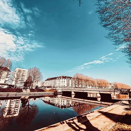 Proche Commodite Et Gare . Centre *